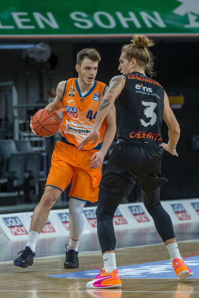 一旦出球不 一旦出球不